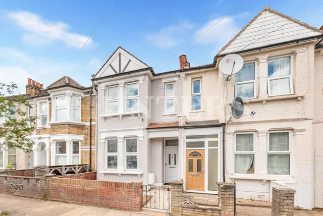 Asplins Road, London, N17, photo 1
