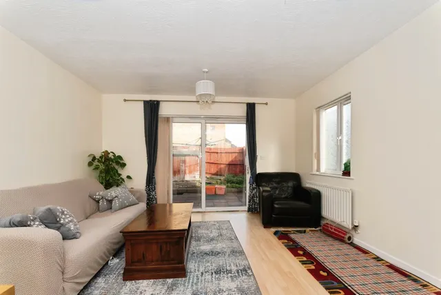 Welbeck Close, Swindon, SN3, photo 2