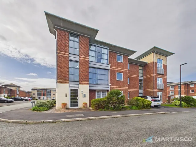 Hollinshead House, St Annes, photo 1
