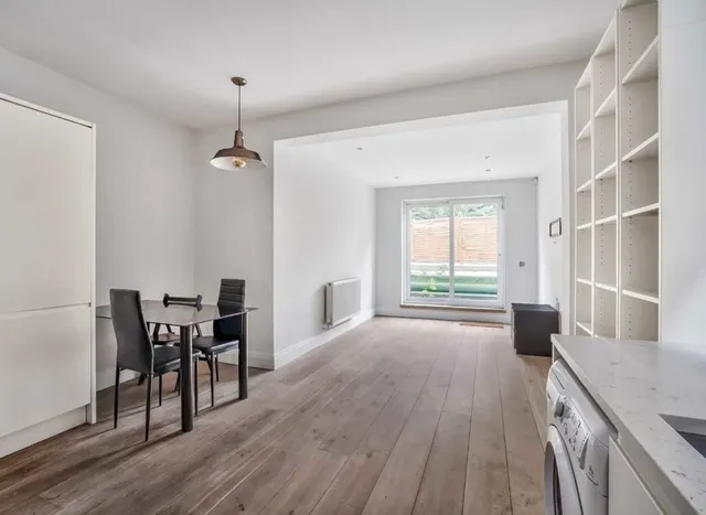 Photo 2 — Algernon Road, Hendon, NW4