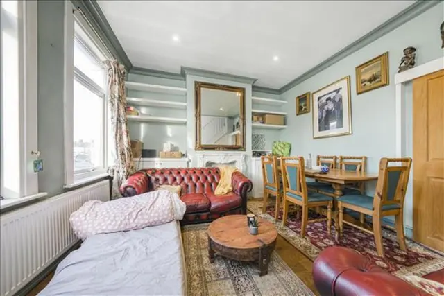 Wilfred Owen Close, London, SW19, photo 1