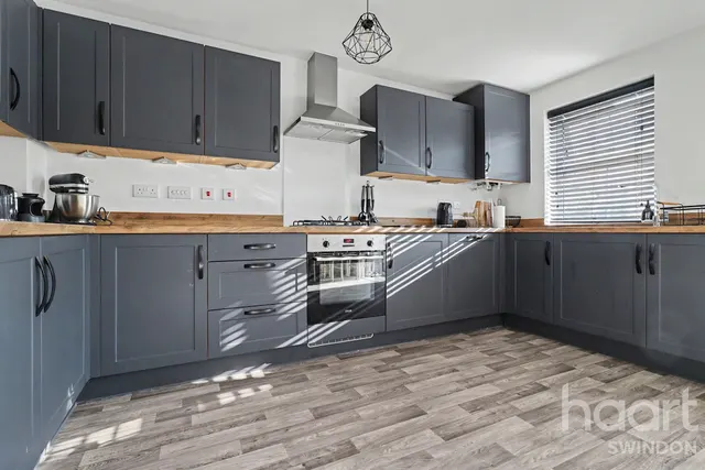 Quince Avenue, Swindon, SN1, photo 3