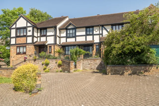 Gerrards Cross, Buckinghamshire, photo 1