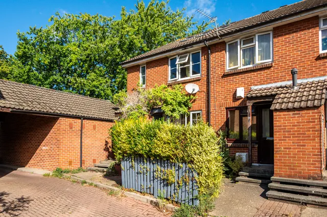 25 Lavender Road, London, photo 1