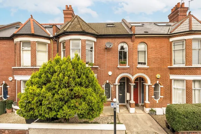 Burnbury Road, SW12, photo 1