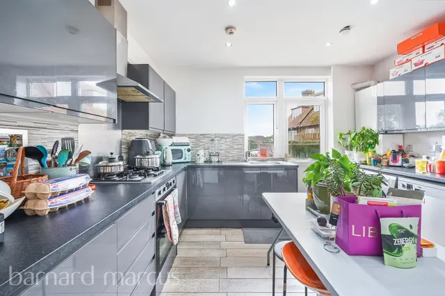 Kingston Road, Epsom, KT19, photo 2