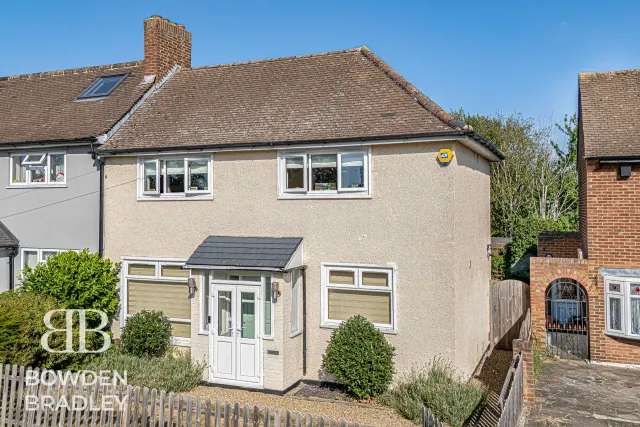 Hood Walk, Romford, RM7, photo 1