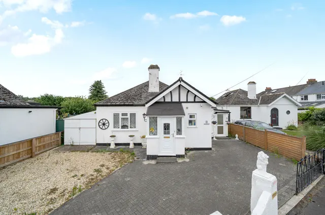 Greenbank Avenue, Kingsteignton, TQ12