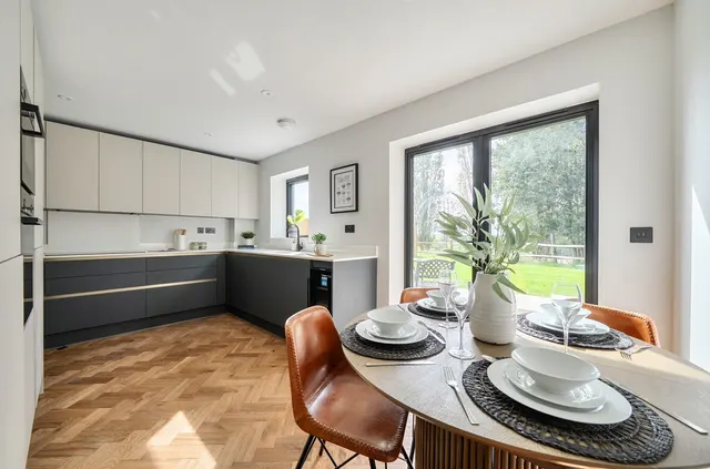 Knowle Lane, Horton Heath, SO50, photo 3