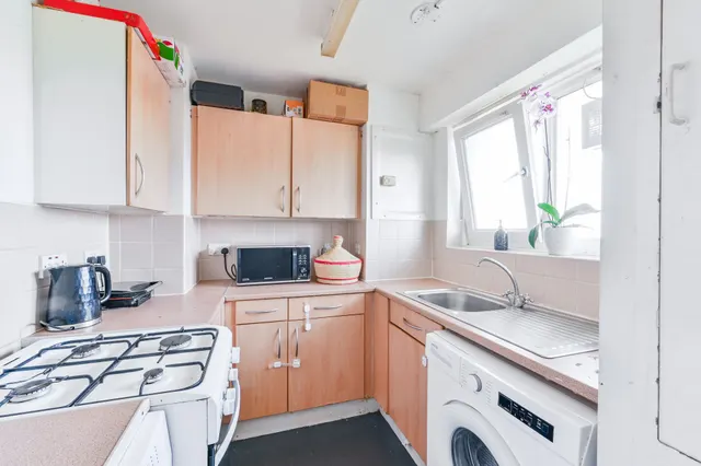 Photo 3 — 26 Gorefield House, Canterbury Road, London