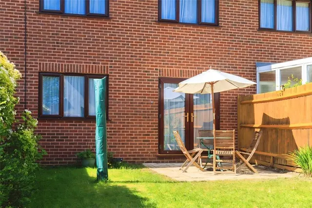 Minden Close, Wokingham, RG41, photo 2