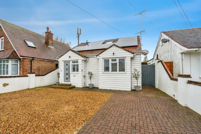 Hewarts Lane, Bognor Regis, photo 1