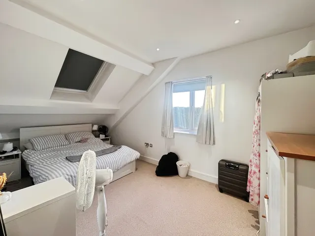 Bartley Way, Hook, RG27, photo 3