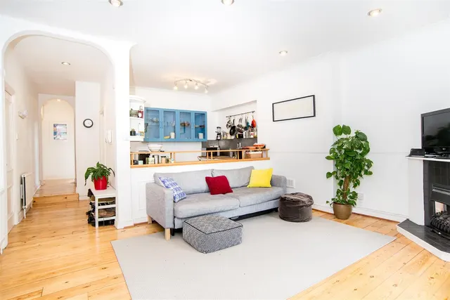 Photo 2 — Greencroft Gardens South Hampstead, London NW6 3PH