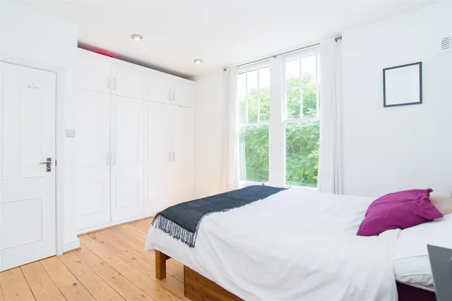 Photo 3 — Greencroft Gardens South Hampstead, London NW6 3PH