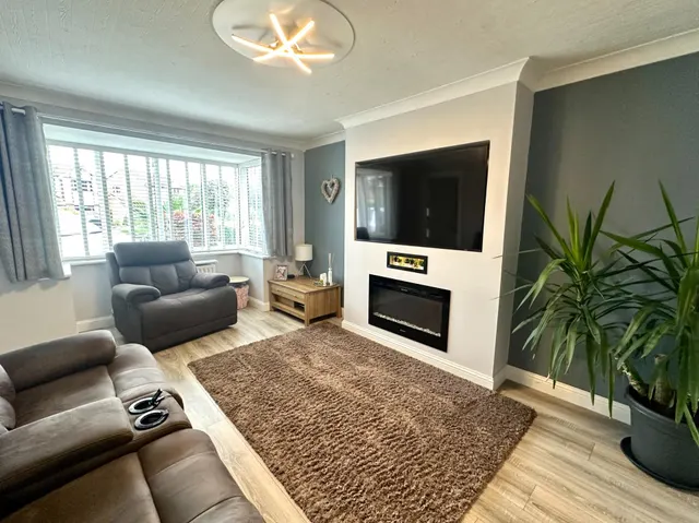 Photo 2 — Churston Close, Bloxwich, WS3