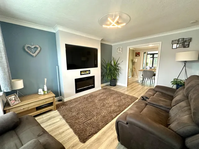 Photo 3 — Churston Close, Bloxwich, WS3