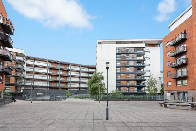 Photo 3 — 54 Hallings Wharf Studios, 1 Channelsea Road, London