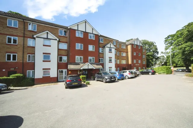 Old Bedford Road, Luton, photo 1