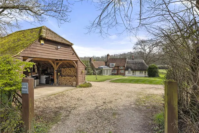Photo 3 — Broad Oak, Odiham, Hook, Hampshire, RG29 1AH