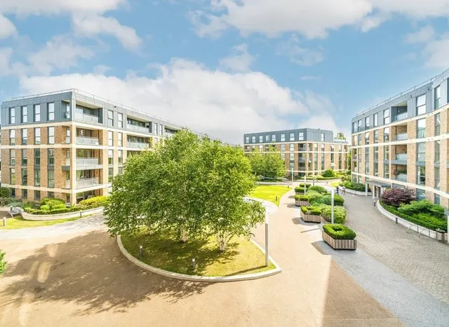 Levett Square, Kew, TW9, photo 1