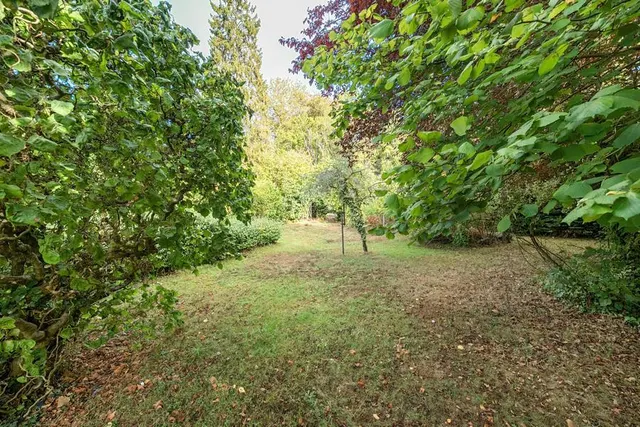 White Rose Lane, Woking, GU22, photo 2