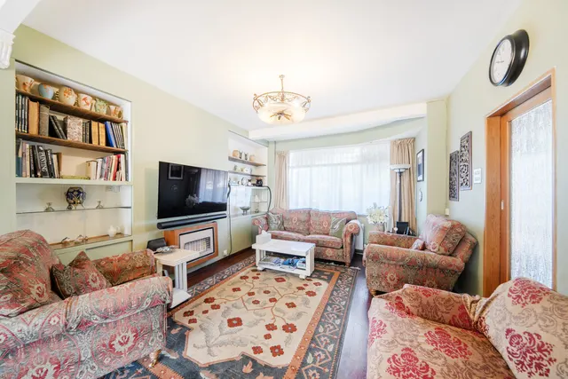 Curzon Avenue, Stanmore, HA7, photo 2