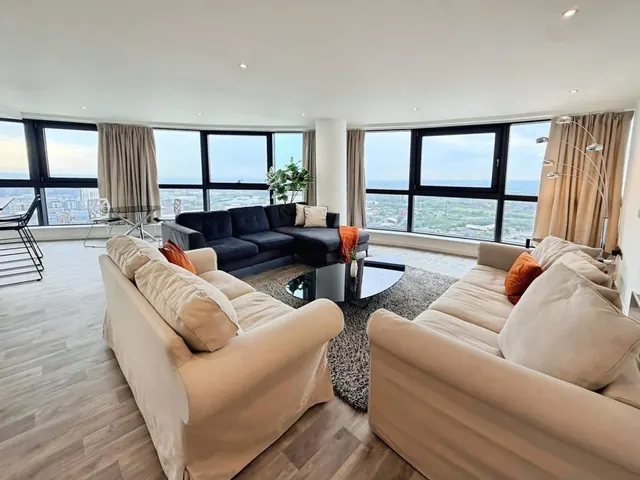 Bridgewater Place, Water Lane, LS11, photo 2
