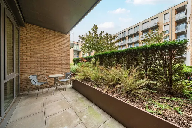 Photo 2 — Glenthorne Road, London, W6