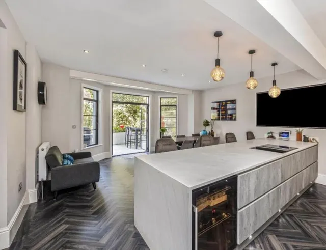 Spear Mews, London, SW5, photo 1