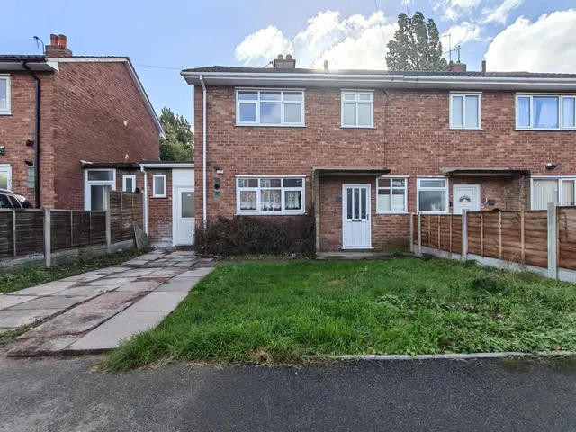 3 bedroom house, Croxdene Avenue, Walsall, WS3