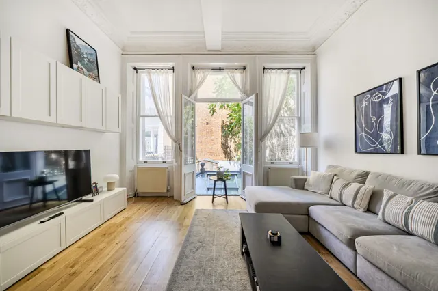 Photo 3 — Flat 3, 13 Trebovir Road, London