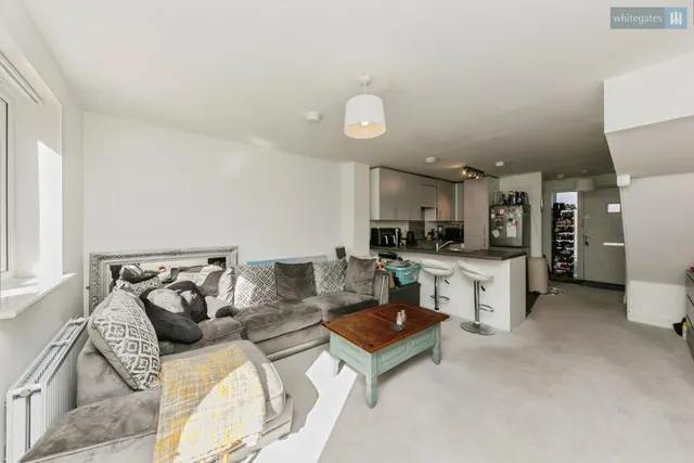 Thomas Aston Place, Henhull, CW5, photo 3