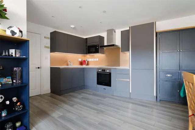 Bridge Street, Leatherhead, KT22, photo 3