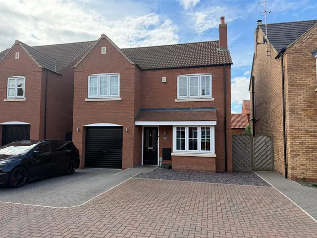 Paddock Way, Kingswood, Hull, photo 1