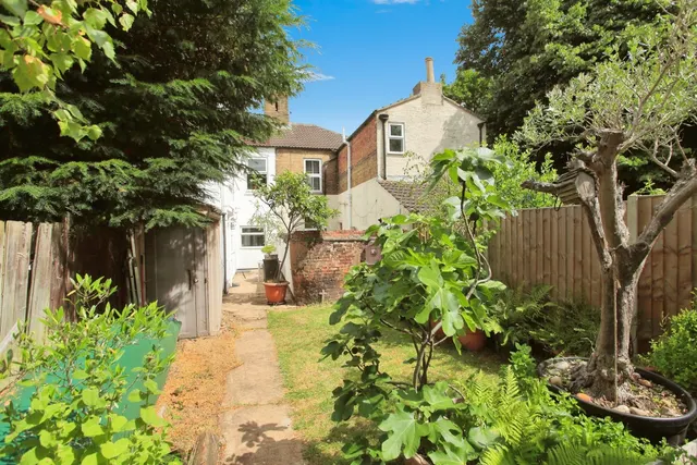 Photo 3 — Oundle Road, PETERBOROUGH