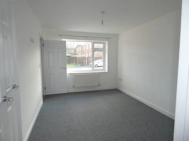 Photo 3 — Myrtle Close, Robinswood