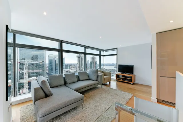 Pan Peninsula Square, Canary Wharf, E14, photo 1