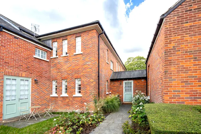 Orchard Lane, Caversfield, photo 2
