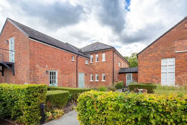 3 bedroom house, Orchard Lane, Caversfield