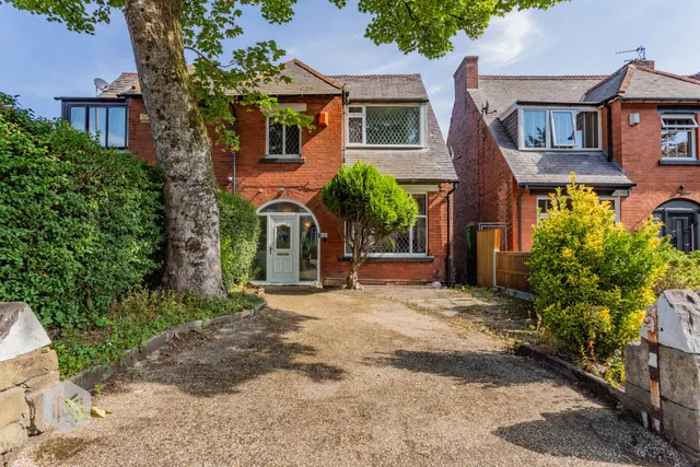 Chorley Old Road, Bolton, BL1 6BH, photo 1