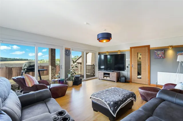 Photo 2 — Fairmount Drive, Sauchie, Alloa, Clackmannanshire, FK10