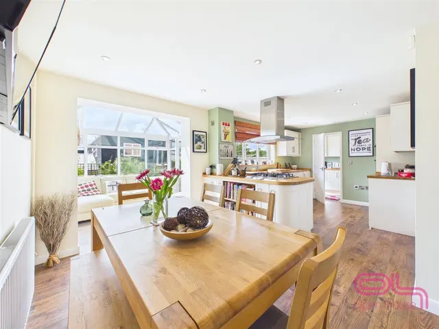 Queen Victoria Drive, Swadlincote, DE11, photo 1