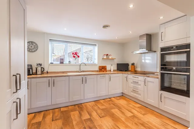 Detached Two Bedroom Cottage in Docking, photo 3
