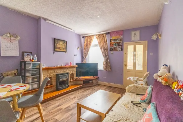 Photo 3 — Hart Road, Leicester, Leicester, LE5 3FX