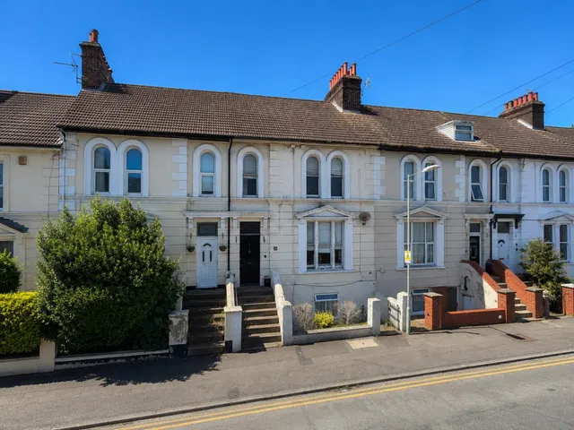 Wellesley Road, Ashford, photo 1