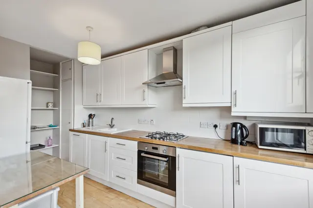 Maskelyne Close, London, SW11, photo 2