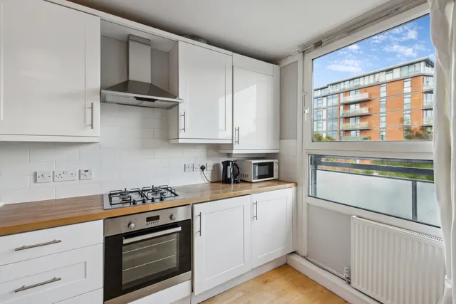 Maskelyne Close, London, SW11, photo 3