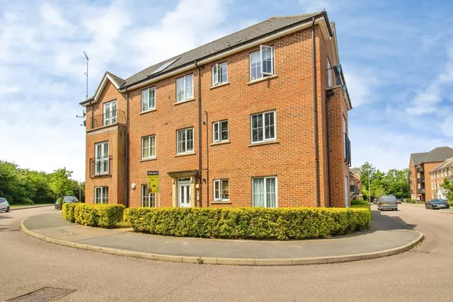 Cable Crescent, Woburn Sands, Milton Keynes, Buckinghamshire, MK17, photo 1