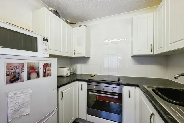 Cedar Road, Sutton, SM2, photo 3